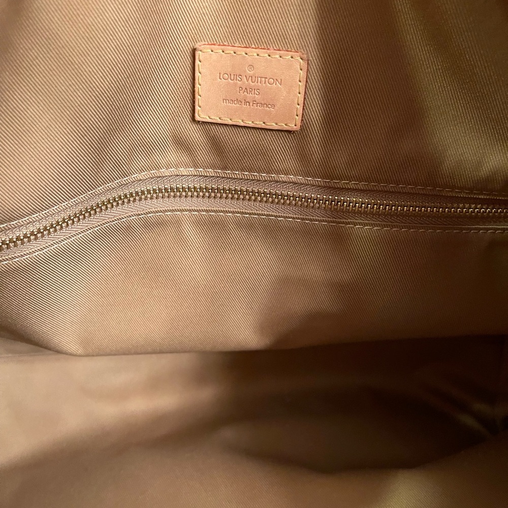 Louis Vuitton Brown Monogram Canvas Shoulder Bag with Natural Vachetta Trim - Picture 7 of 8